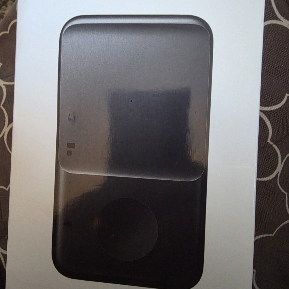 Authentic Samsung Sleek Black Wireless Duo Charger New In Box